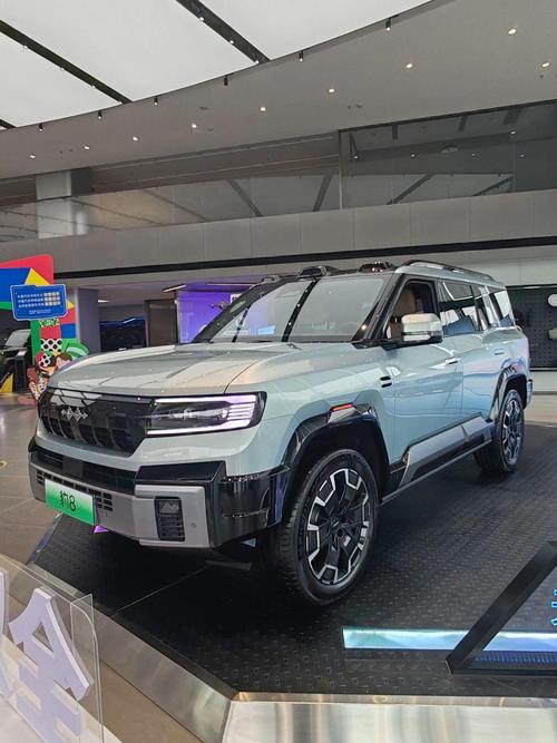 成都125比亚迪方程豹硬派越野的爆款，英菲尼迪35周年与你共成长